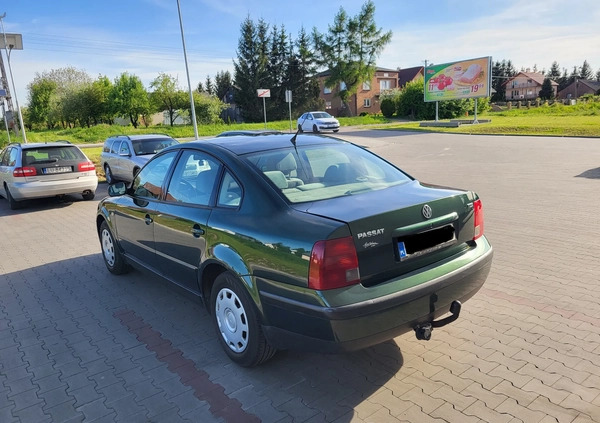 Volkswagen Passat cena 5999 przebieg: 372743, rok produkcji 1999 z Lublin małe 121